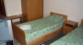 Гостиница Гостиный двор Минеральные Воды Двухместный номер с 1 кроватью или 2 отдельными кроватями и собственной ванной комнатой-2